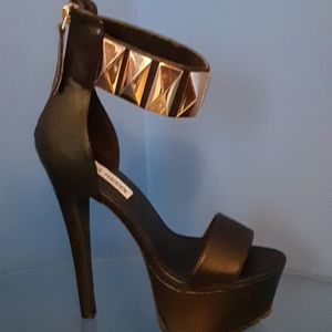 Steve Madden Black Platform Heels
